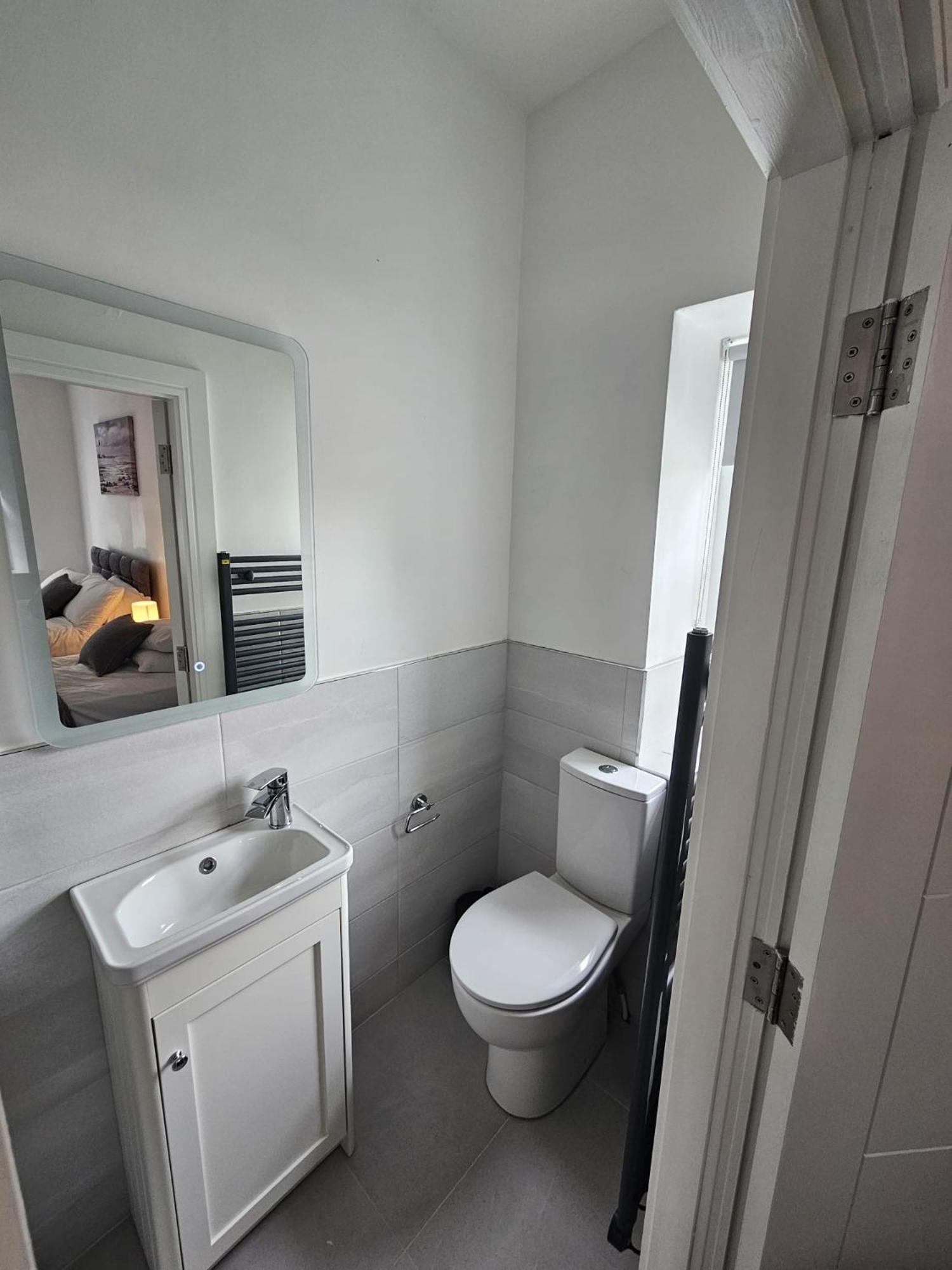 Bed and Breakfast Number33 Голуэй Экстерьер фото
